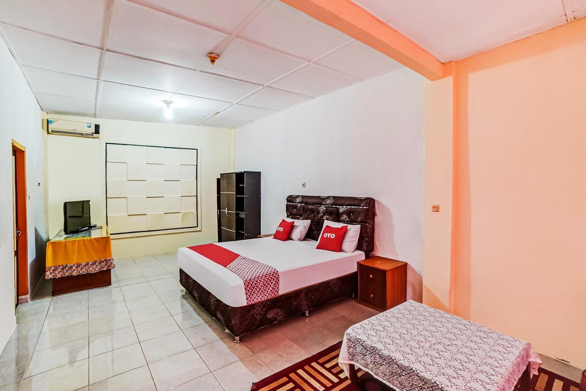 Oyo 90980 Al Karim Syariah Hotel Tanjungbalai Exterior photo
