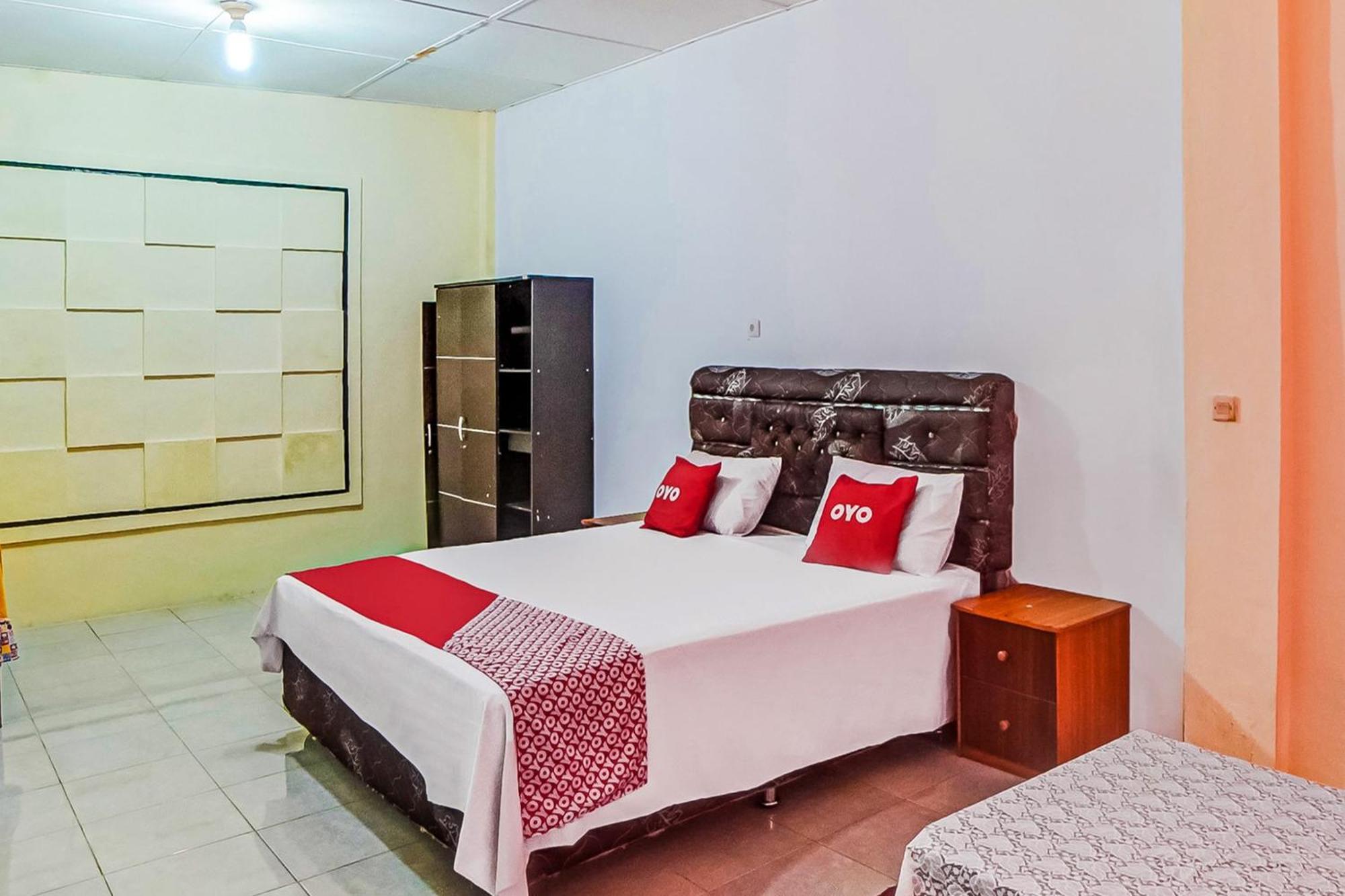 Oyo 90980 Al Karim Syariah Hotel Tanjungbalai Exterior photo