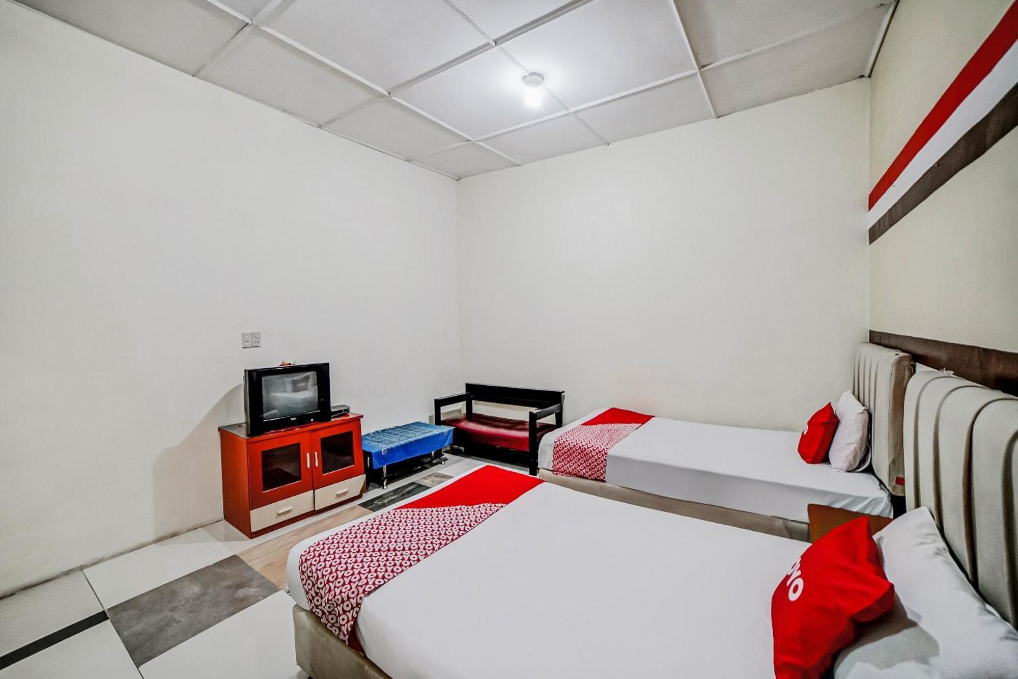 Oyo 90980 Al Karim Syariah Hotel Tanjungbalai Exterior photo