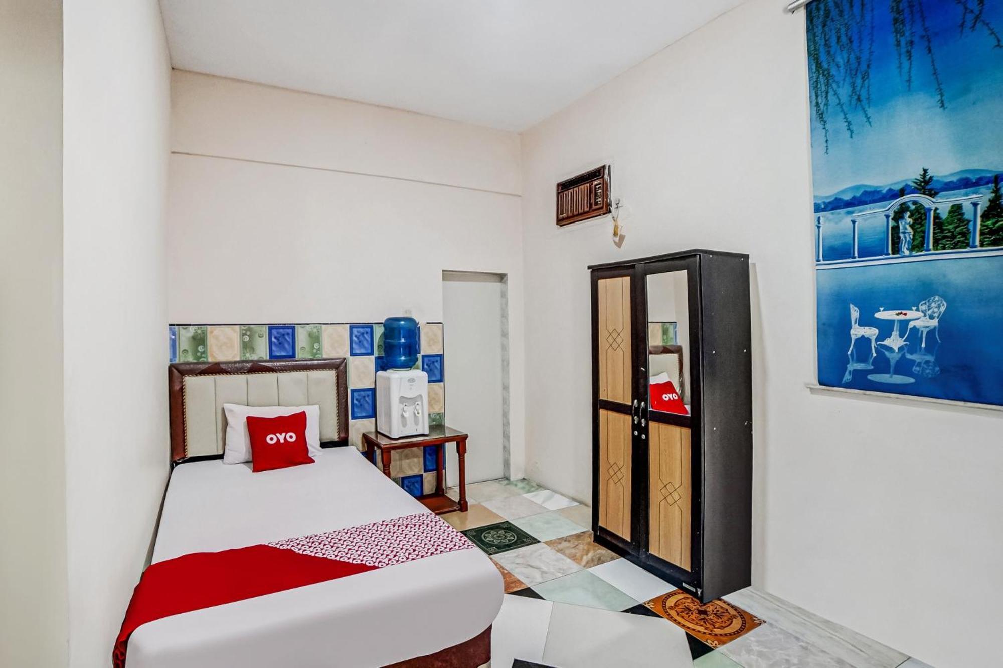 Oyo 90980 Al Karim Syariah Hotel Tanjungbalai Exterior photo